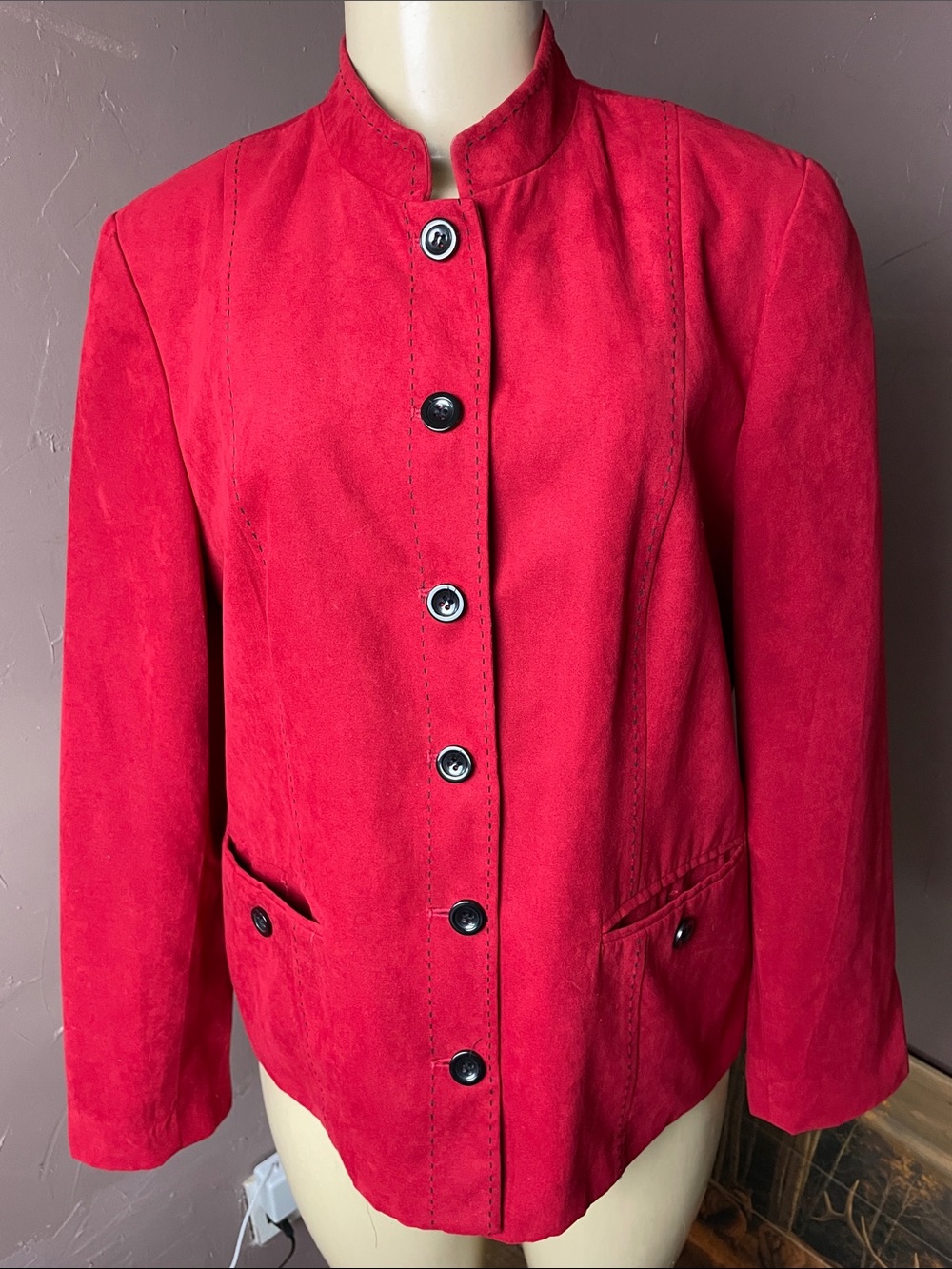 Alfred Dunner size 8 
It’s Vibrant Red Button-Front closer blazer Jacket